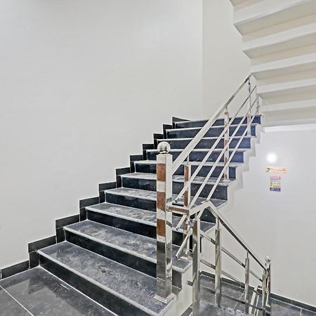 Townhouse P.S.Palace Near Amausi Metro Station Lucknow Esterno foto